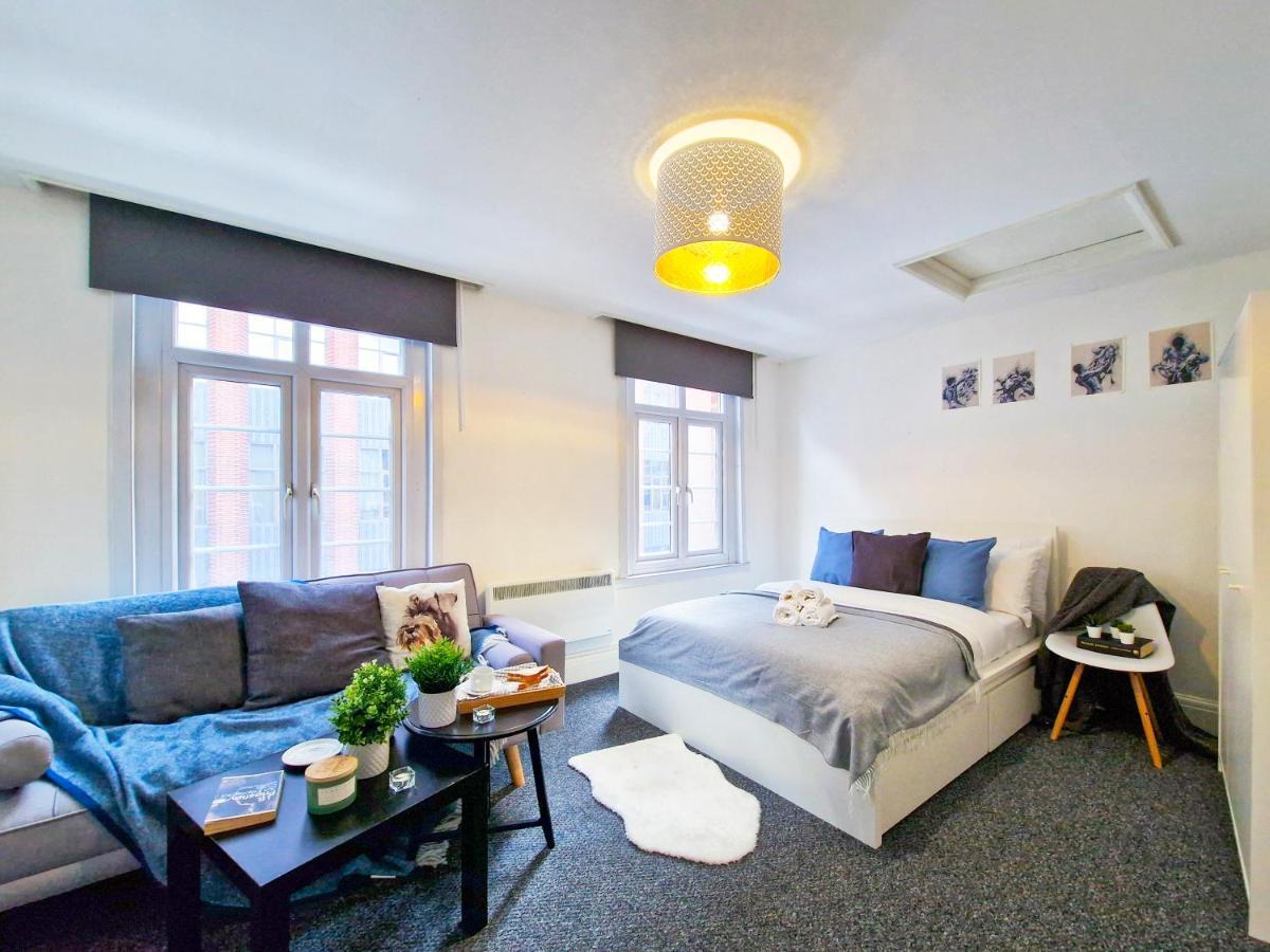 Spacious Room With Sofa ロンドン エクステリア 写真